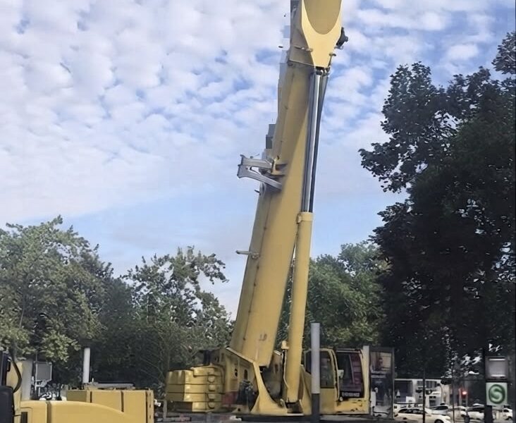 DEMAG AC 250-5 crane