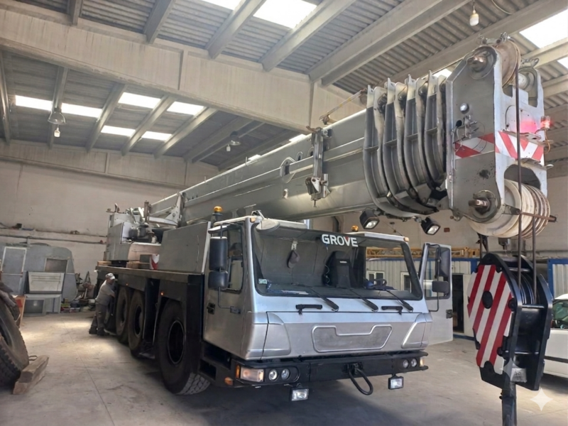 Grove GMK 5100 Crane