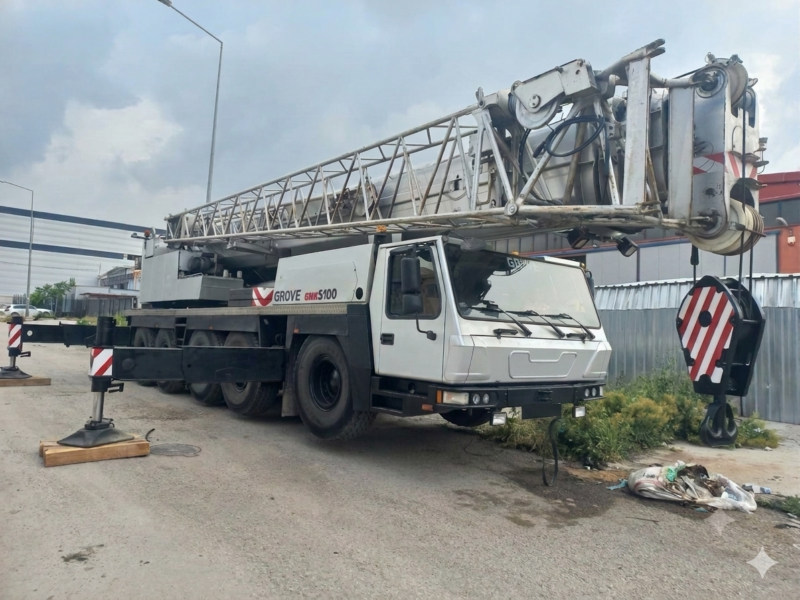 Grove GMK 5100 Crane